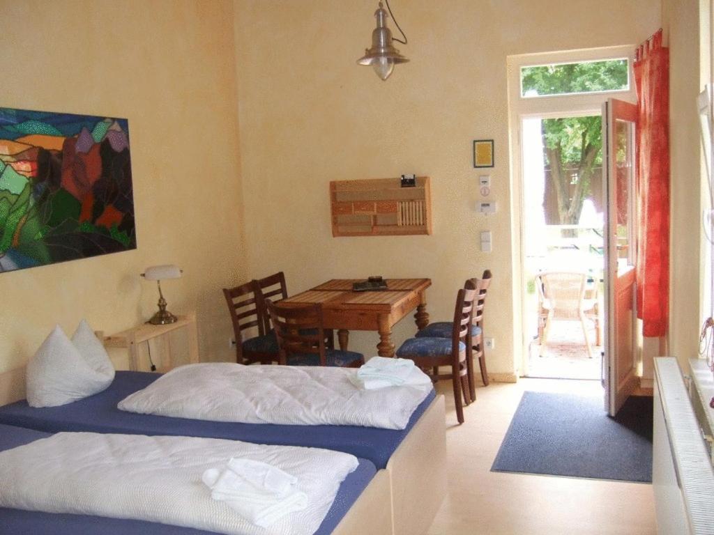 Guest house Unicat 3*